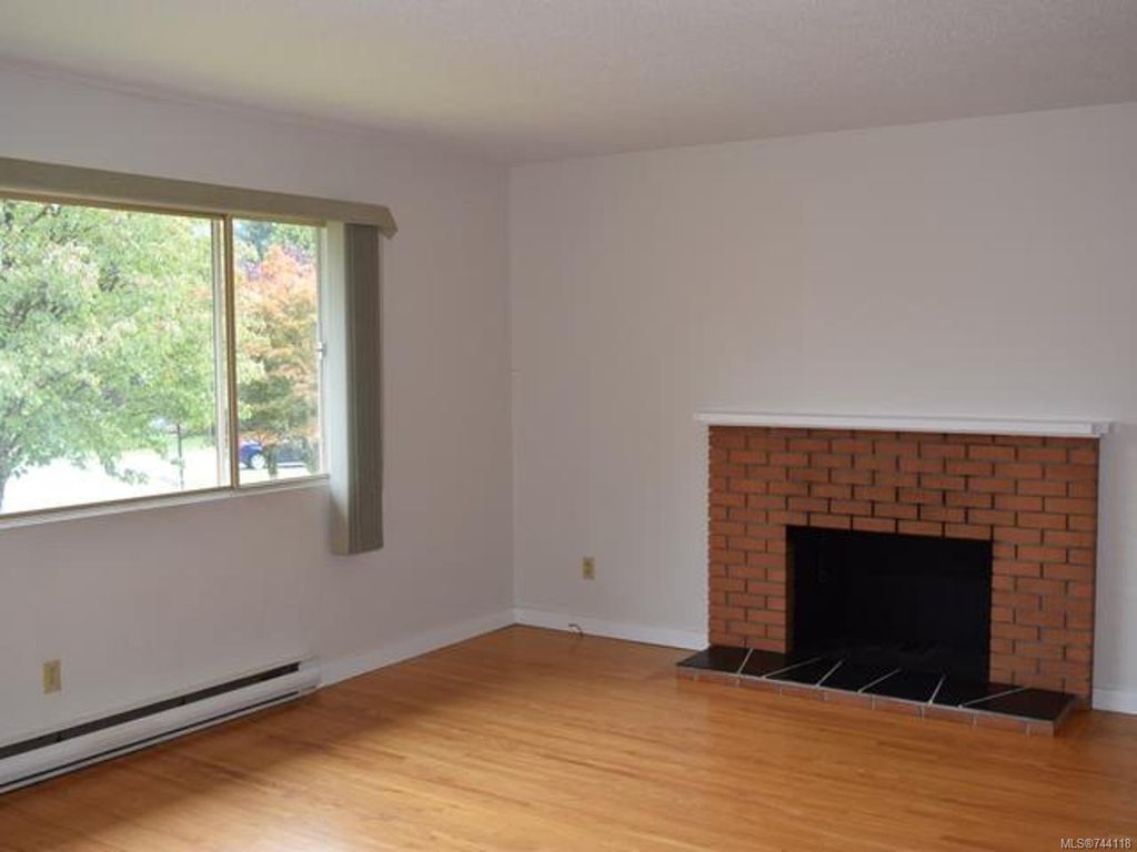 listing image 16048388907994543286