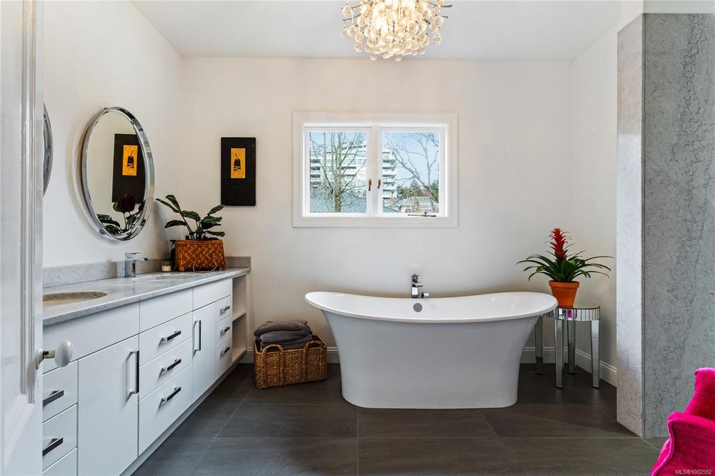listing image 16041779097552933007