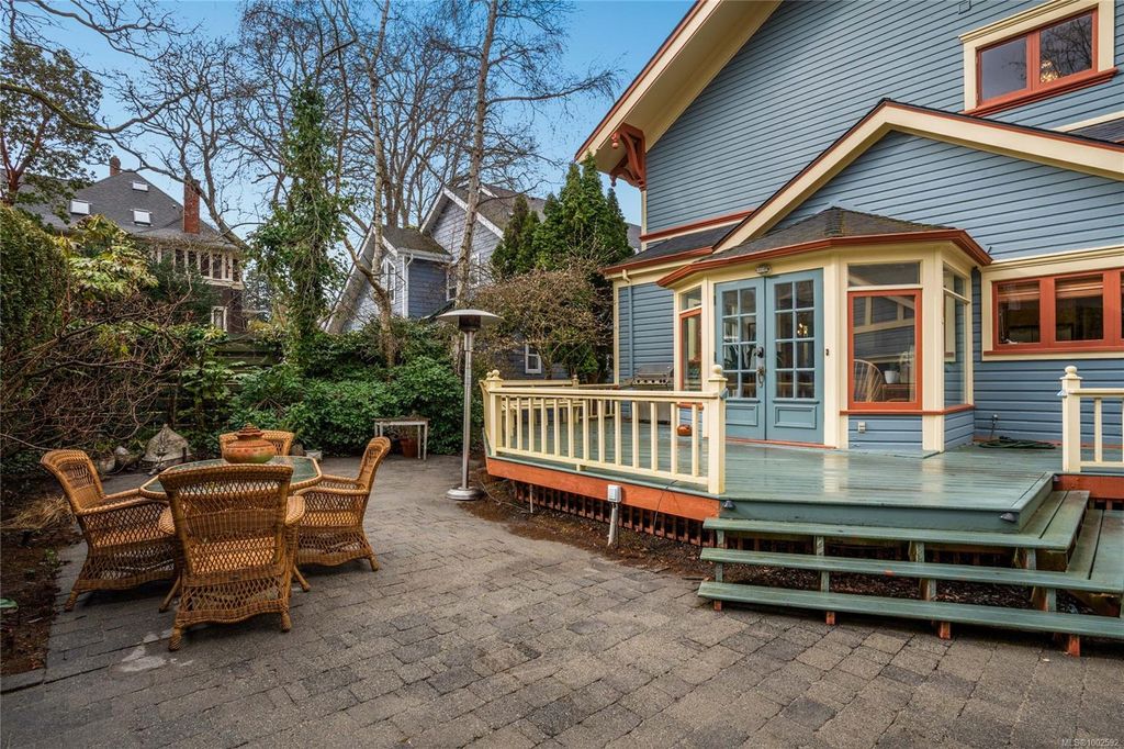 listing image 16044130316498339477