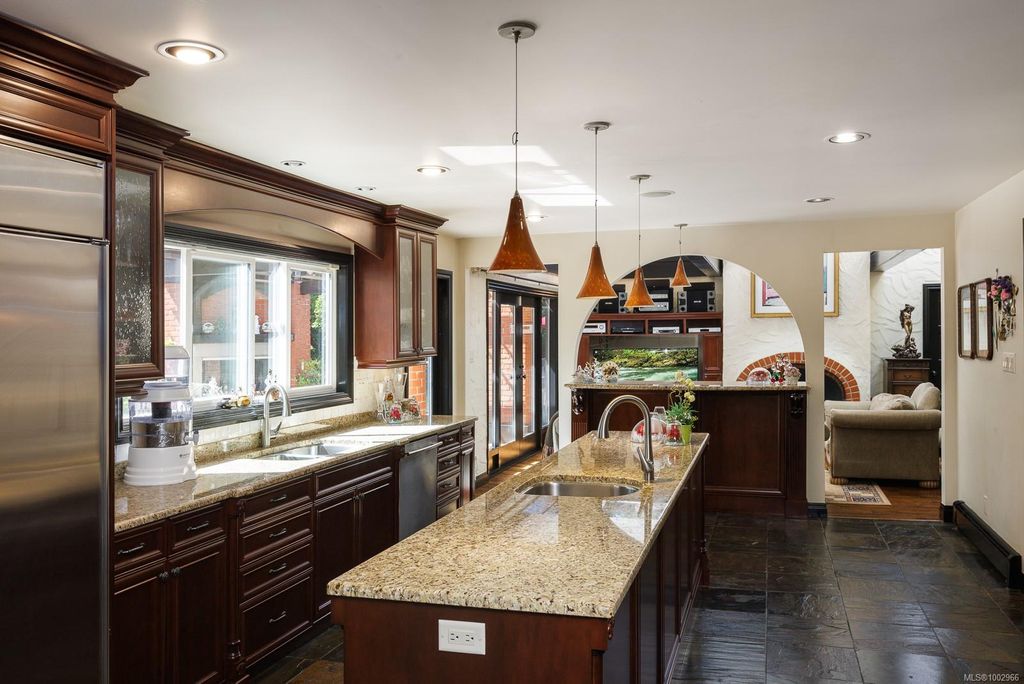 listing image 16041595909330825224