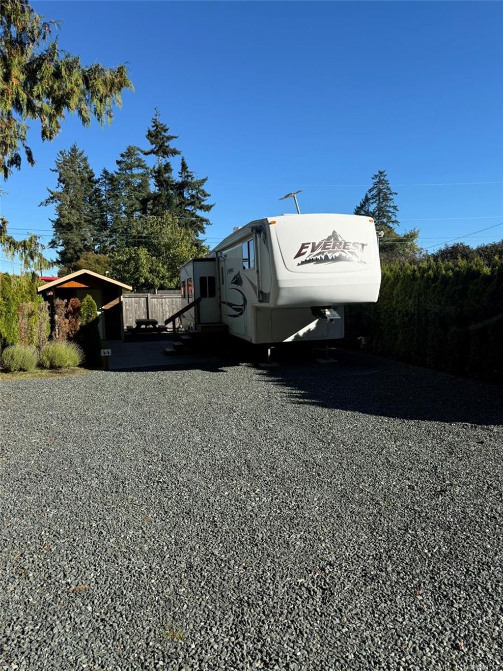 listing image 16044282215965800250