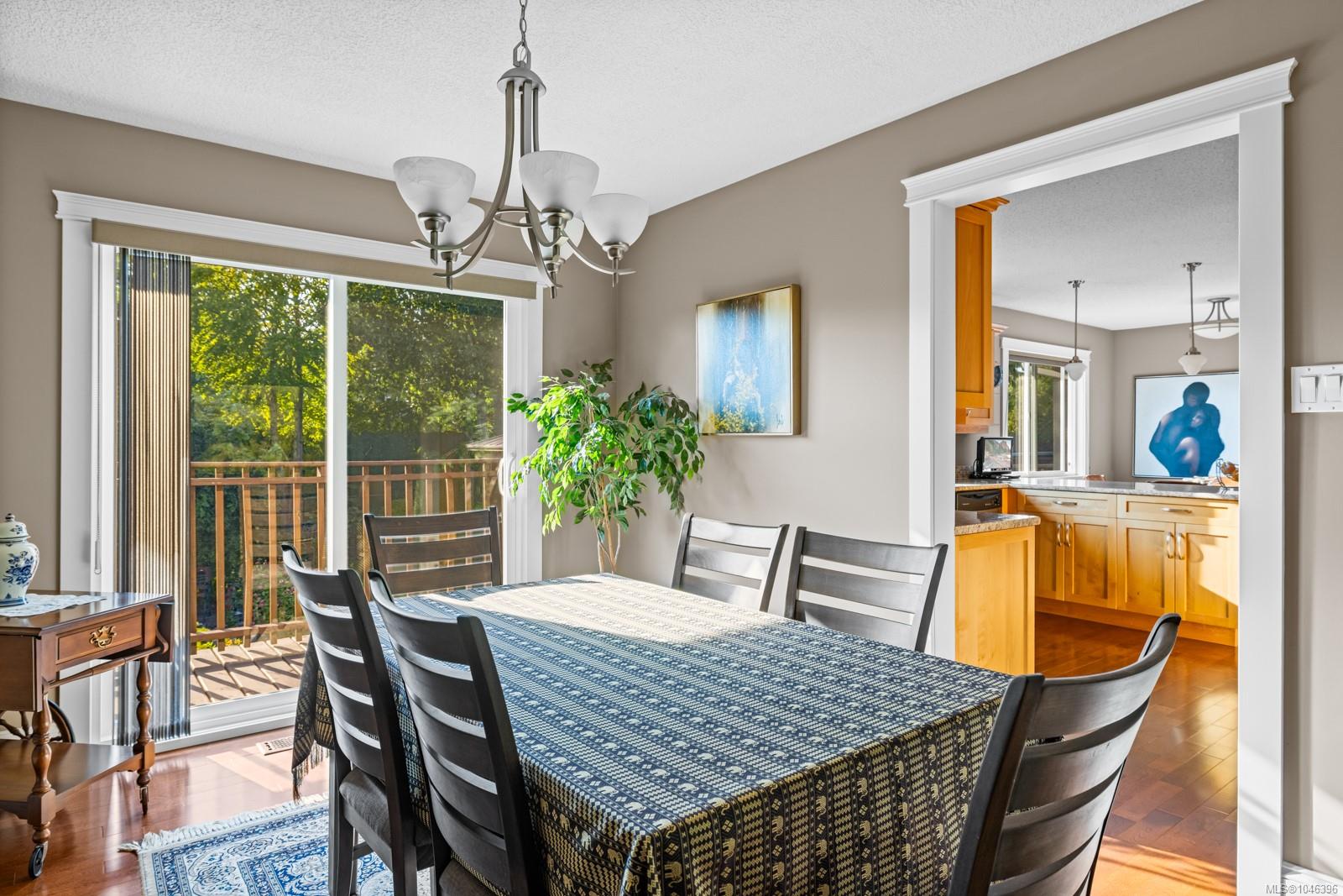 823 Glenhale Cres
