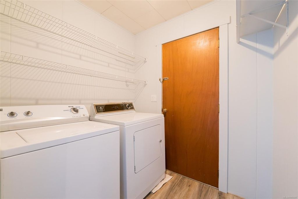 listing image 16049421917840731362