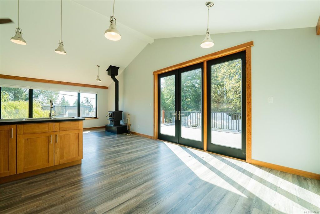 listing image 16046853279055734038