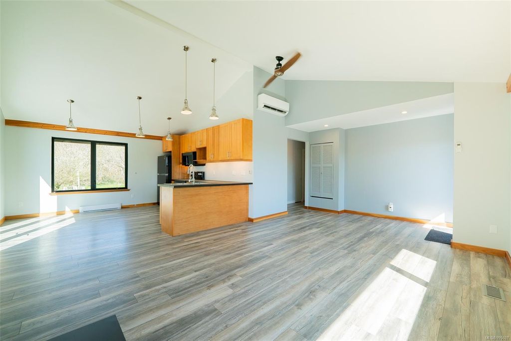listing image 16045832360445641320