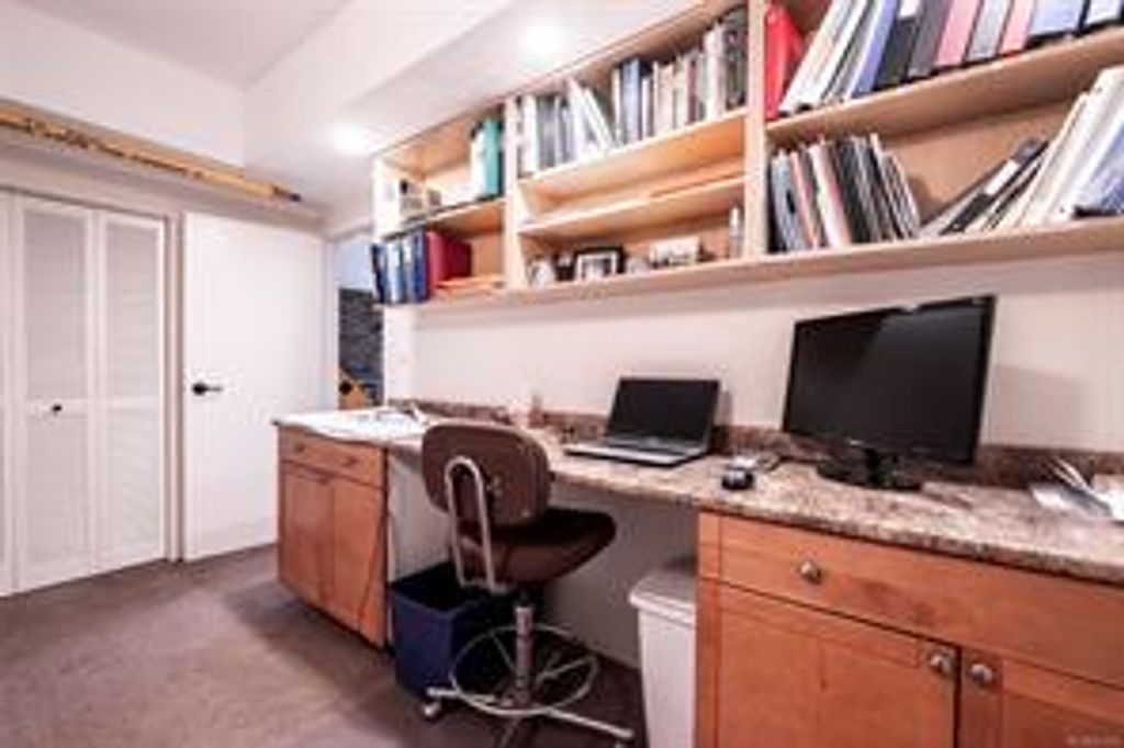 listing image 16040186979970976024