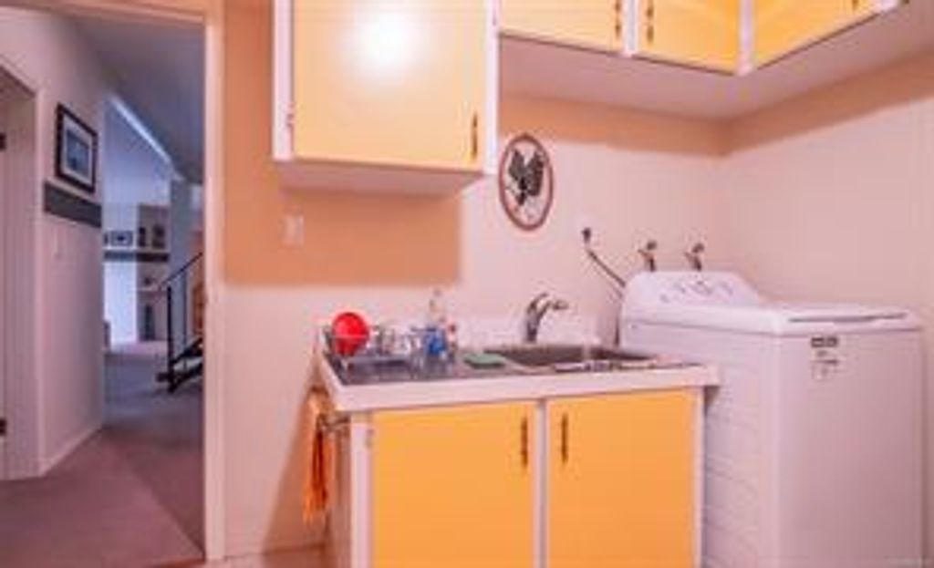 listing image 16047775814741888351