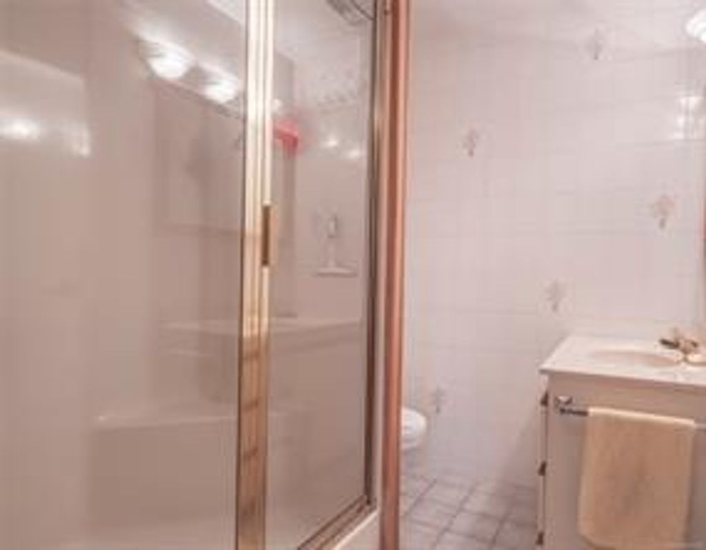 listing image 16040075958820521875