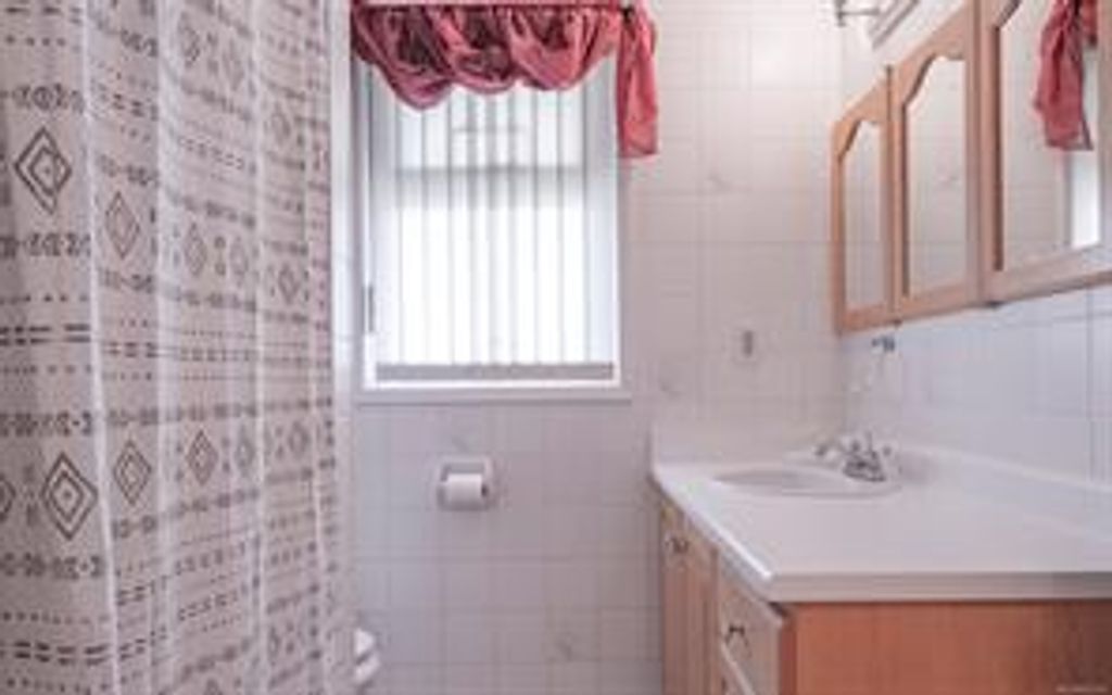 listing image 16044586337674988797