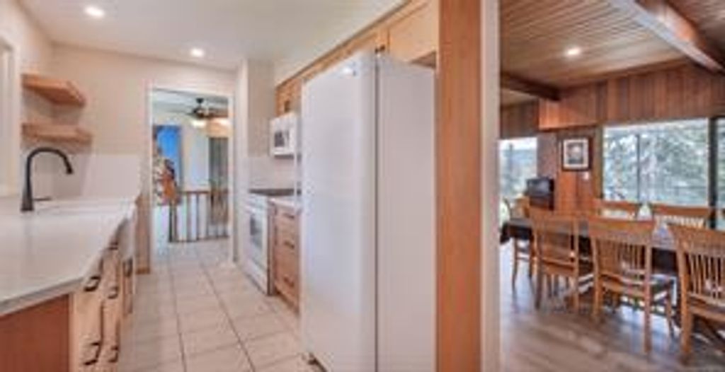 listing image 16045035908432754252