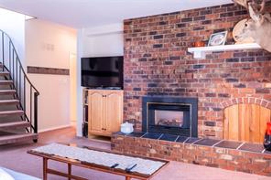 listing image 16043069419027596592