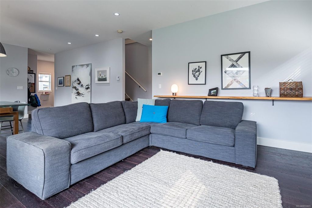 listing image 16041154954247143168