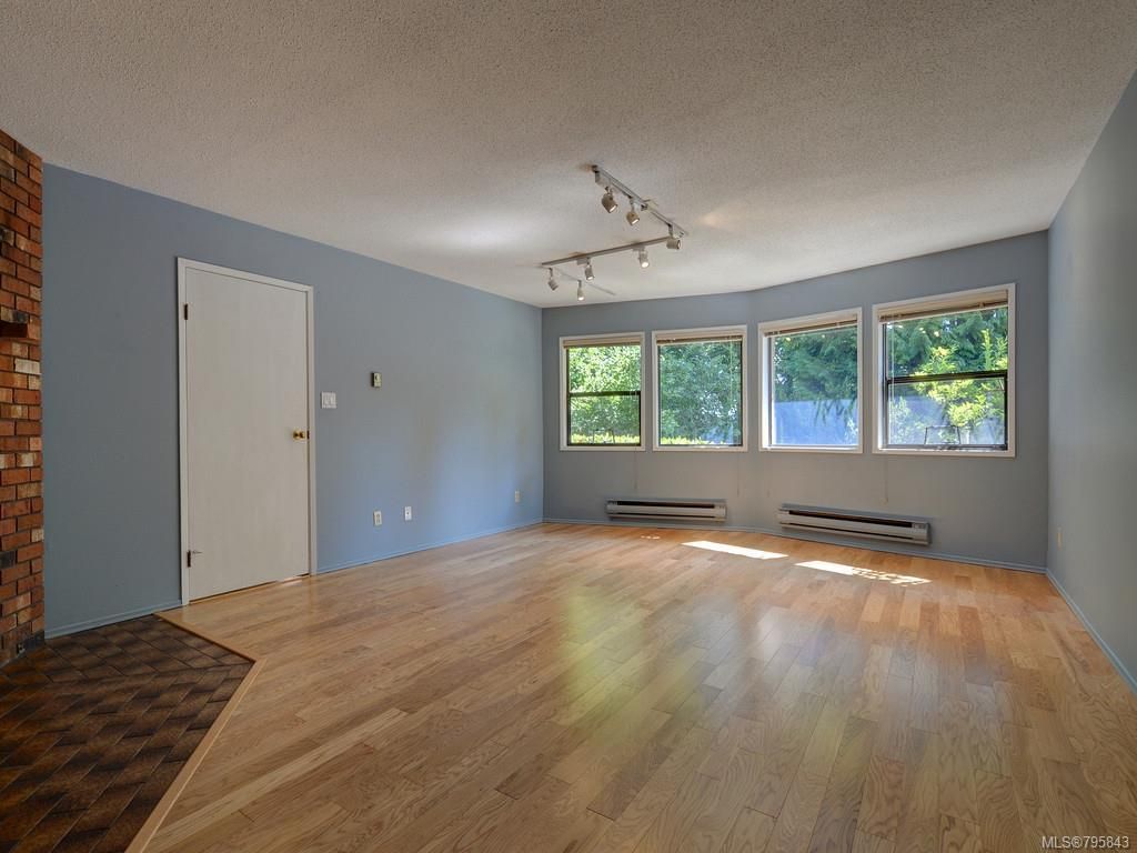 listing image 16049824428897559839
