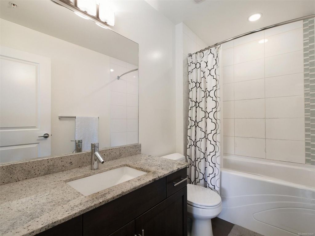 listing image 16044996471654469630