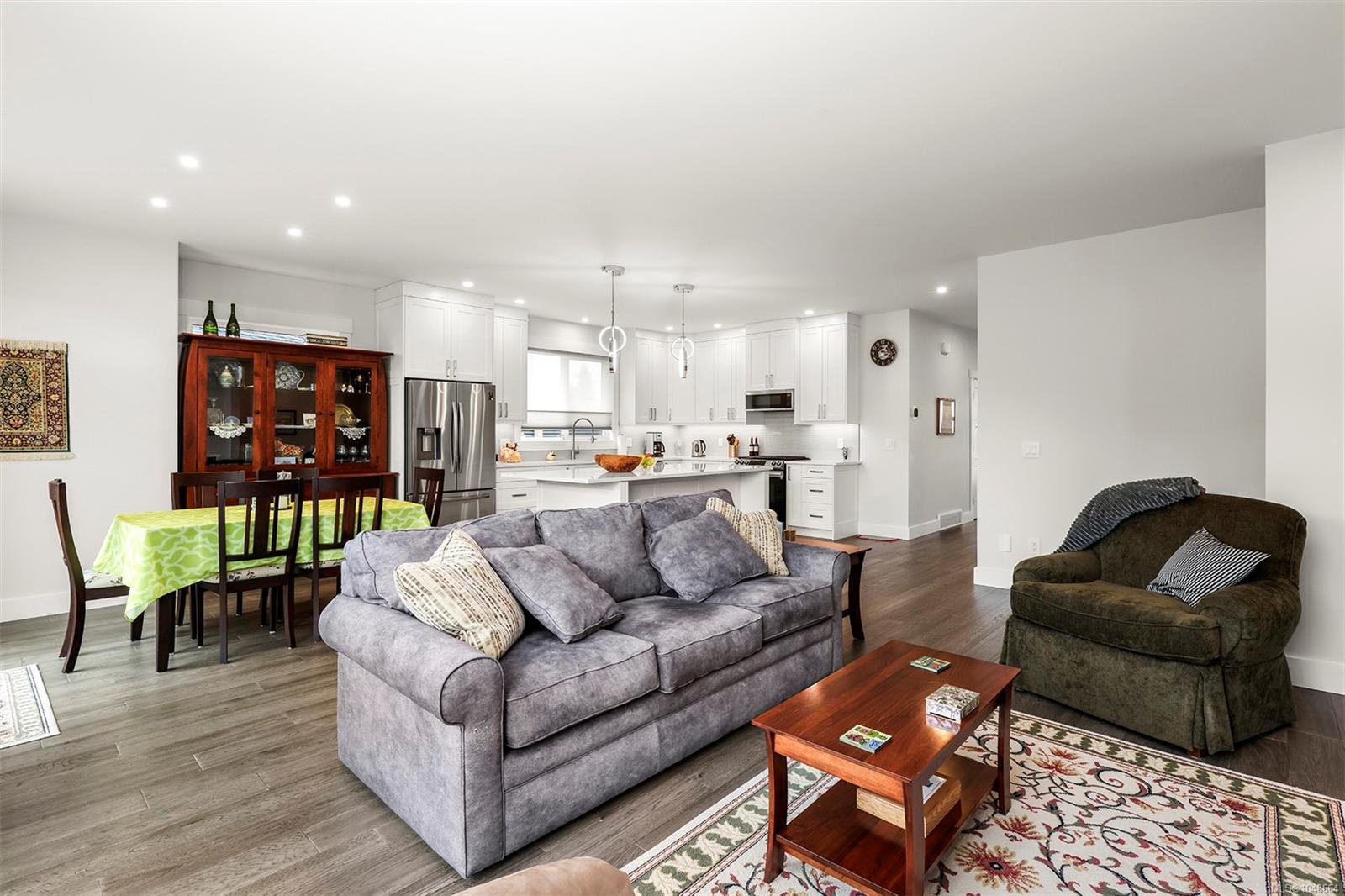 859 Labrador Dr