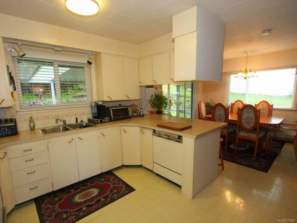 listing image 16044673488888002857