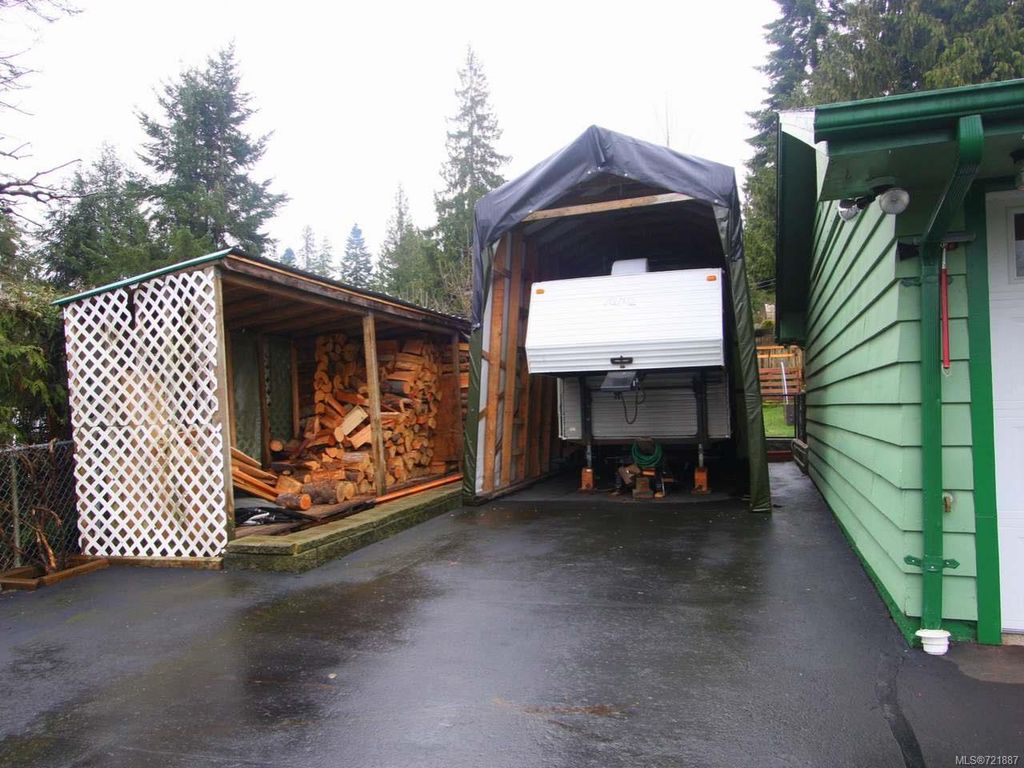 listing image 16043494800376095132