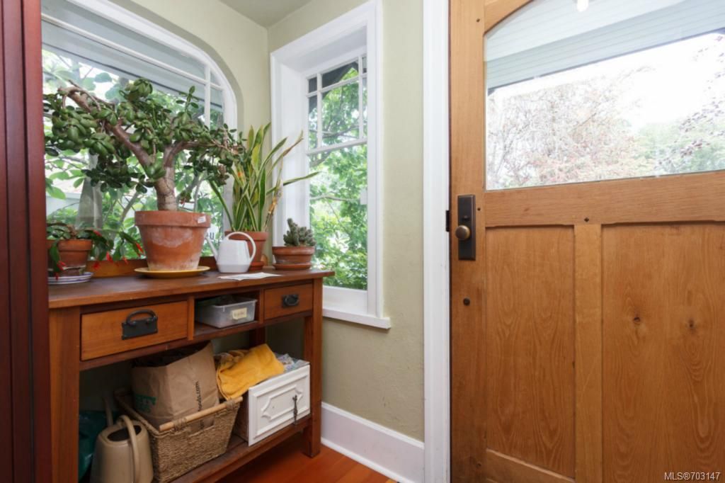 listing image 16048563441462408755