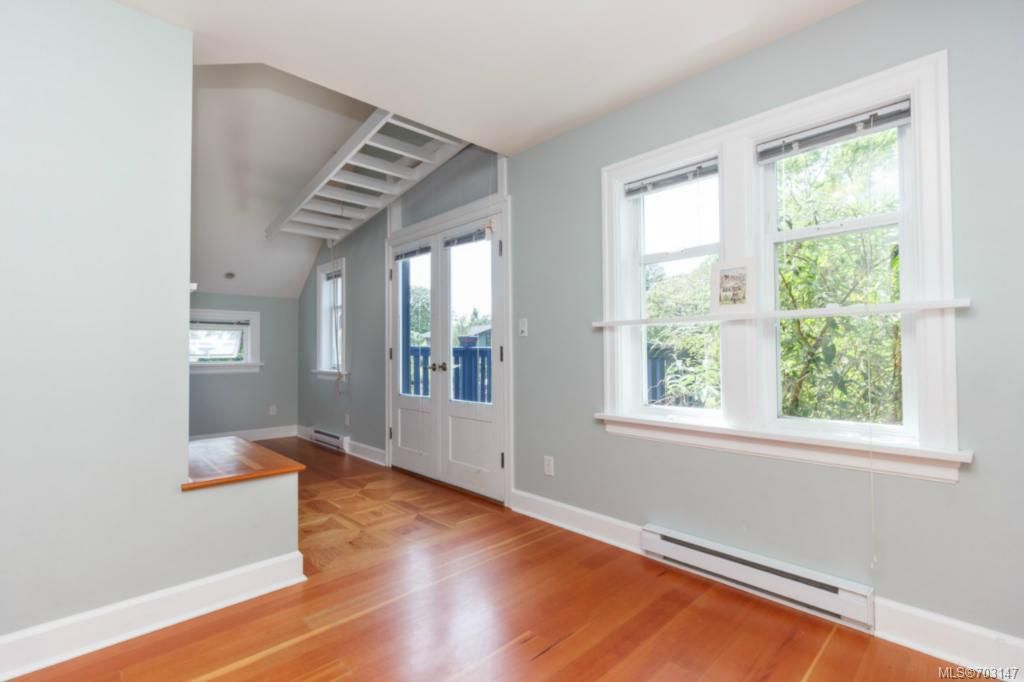 listing image 16047541653746061516