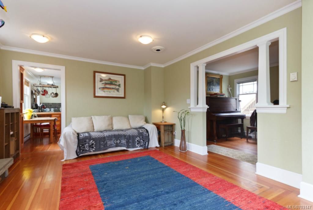 listing image 16043077310726844585