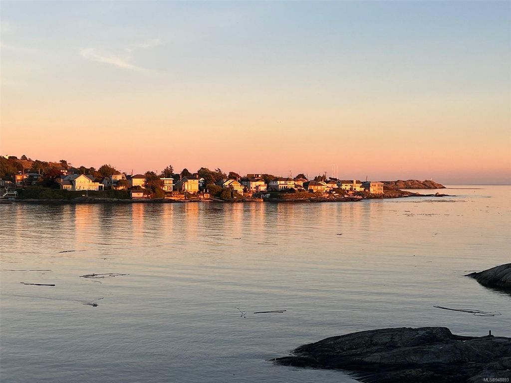 listing image 16044381732189353028