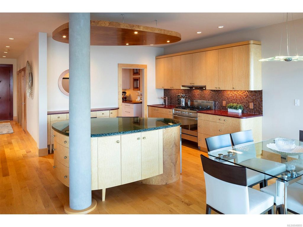 listing image 16049591963134020338