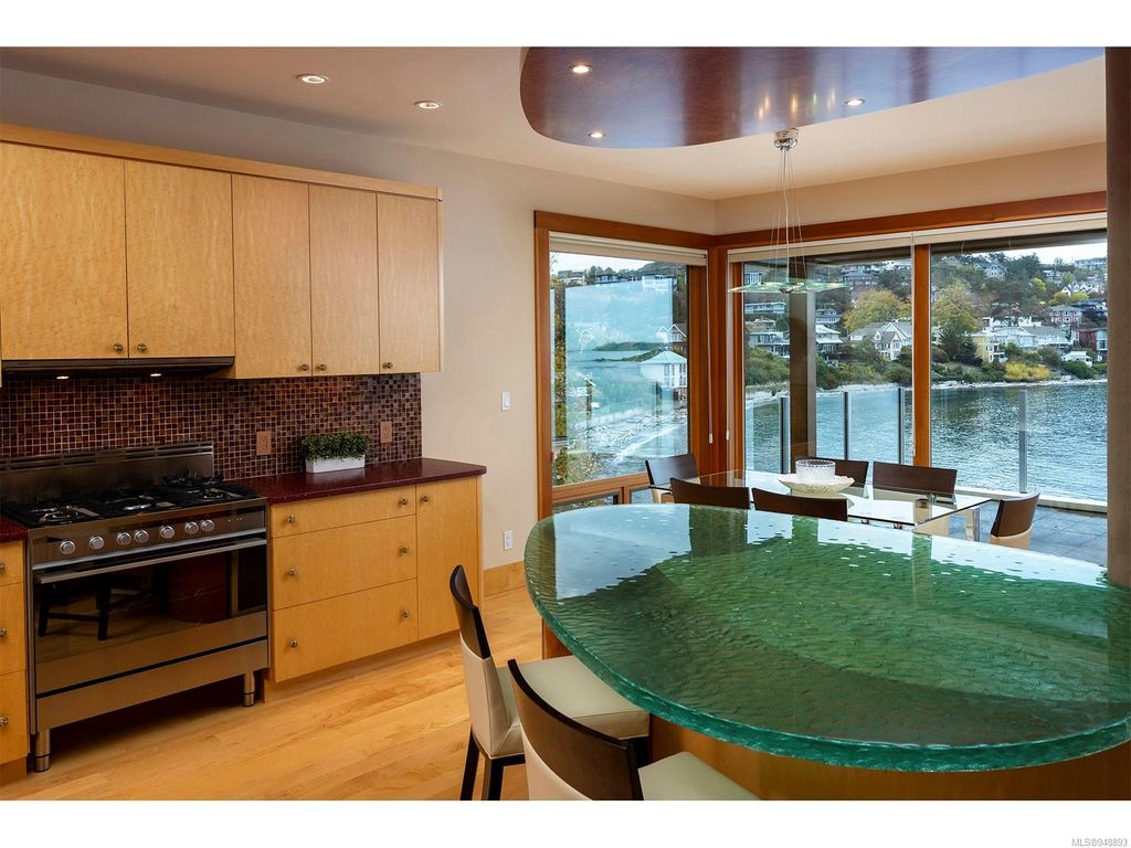 listing image 16046531618813044427