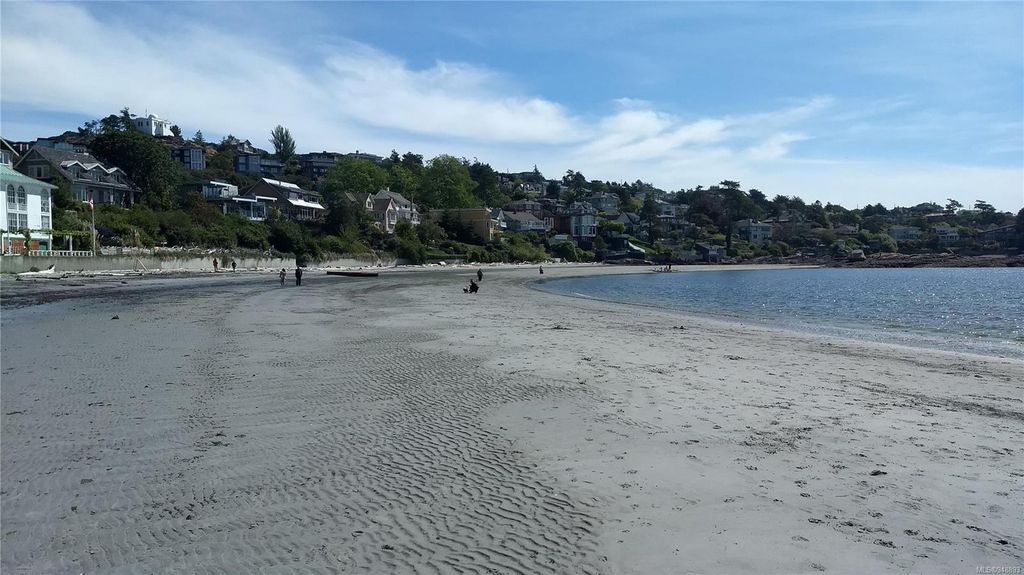 listing image 16043239117102638975