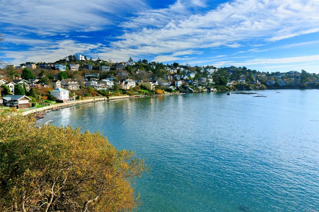 listing image 16043902939846865036