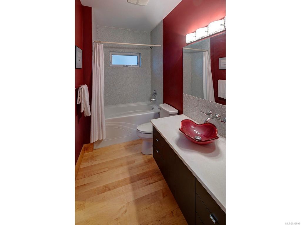 listing image 16046879674026351998