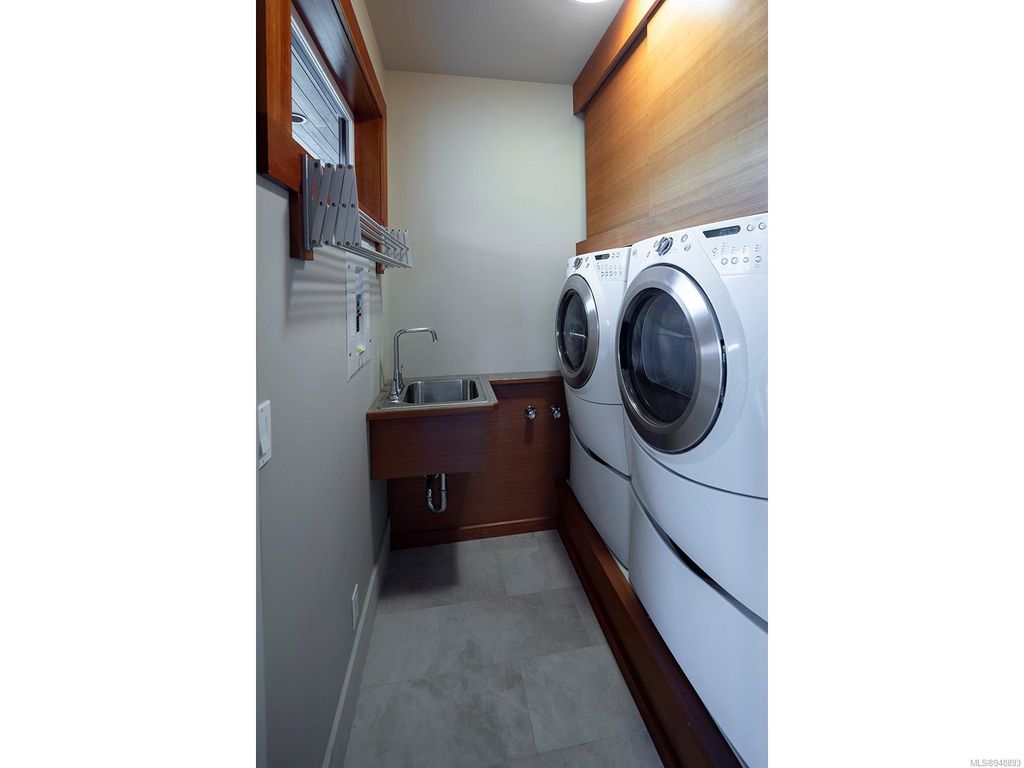 listing image 16048262257979590002