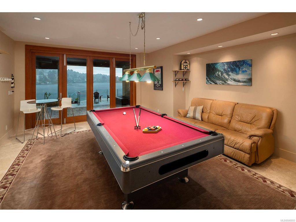 listing image 16048368943798602039