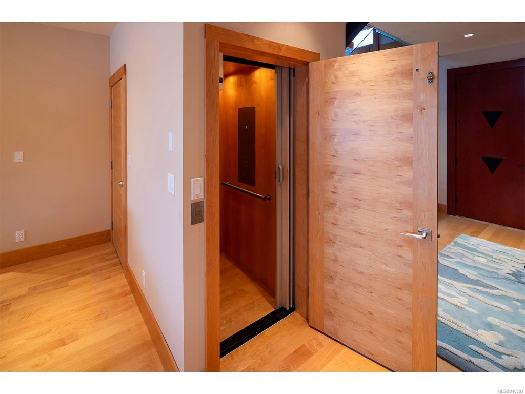 listing image 16049639288943017144