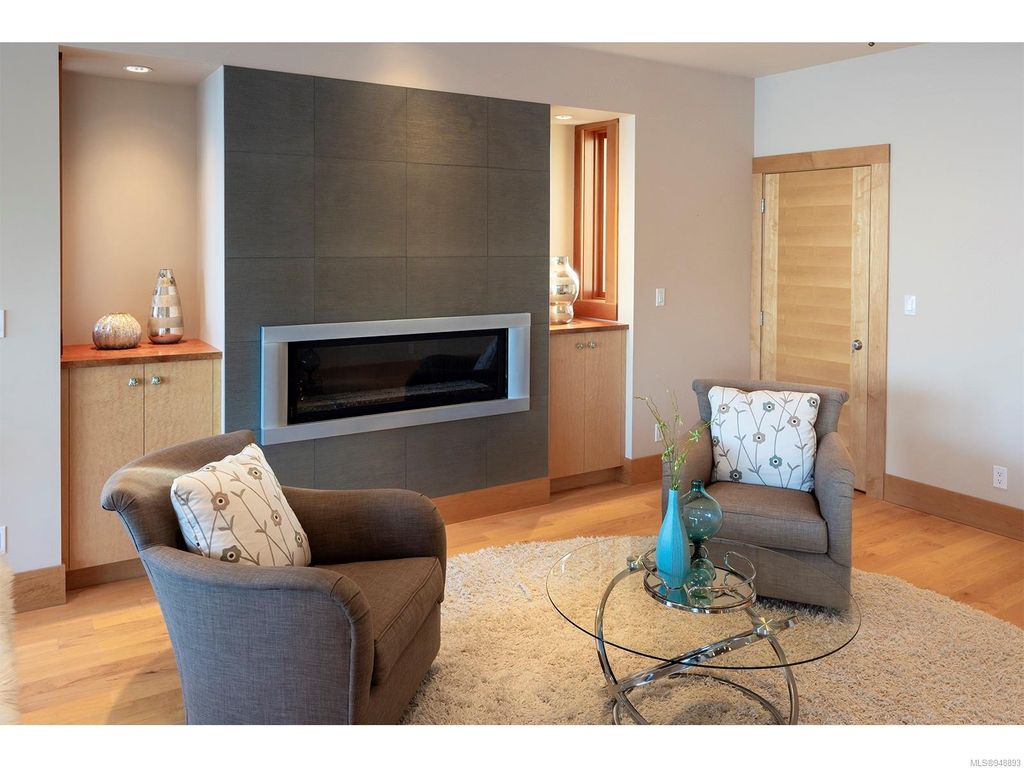 listing image 16042651764810873126