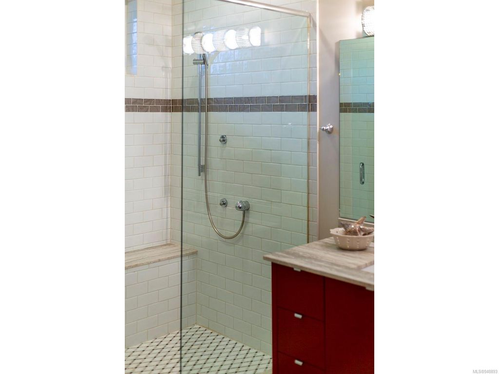 listing image 16040570499859806493