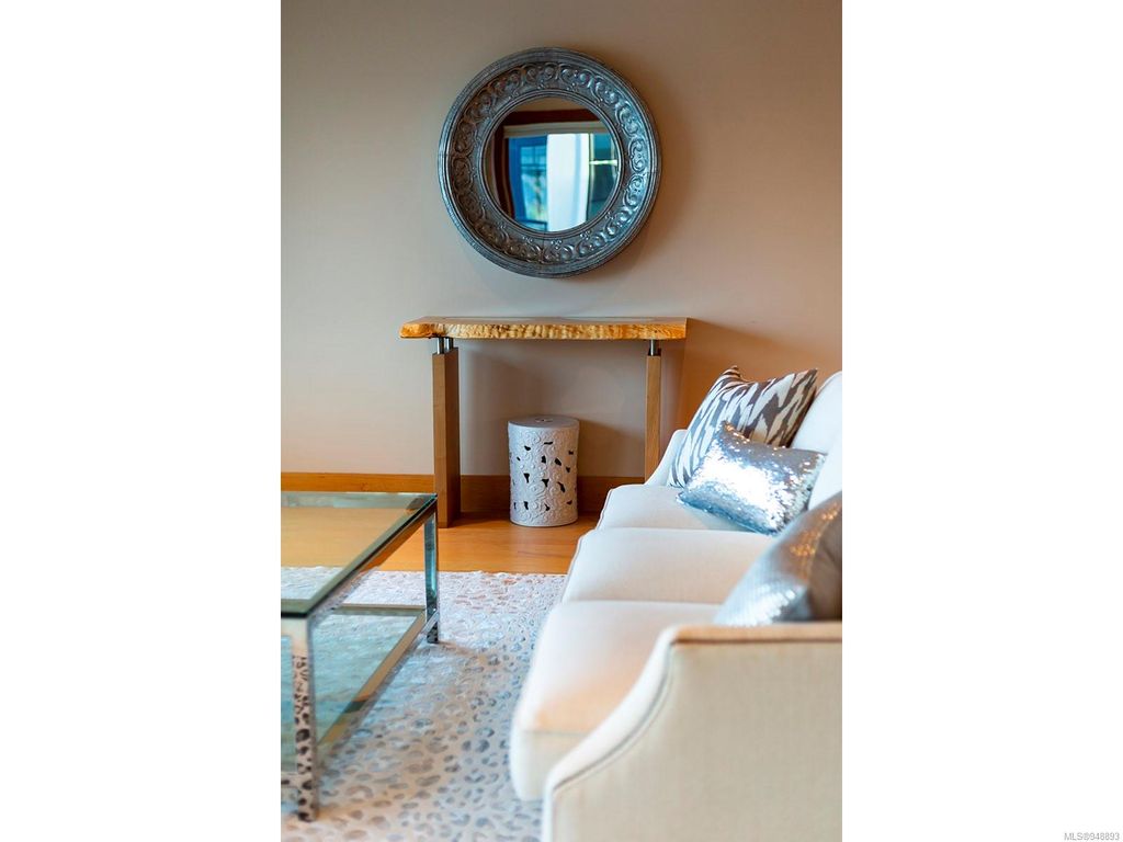 listing image 16046351713216952073