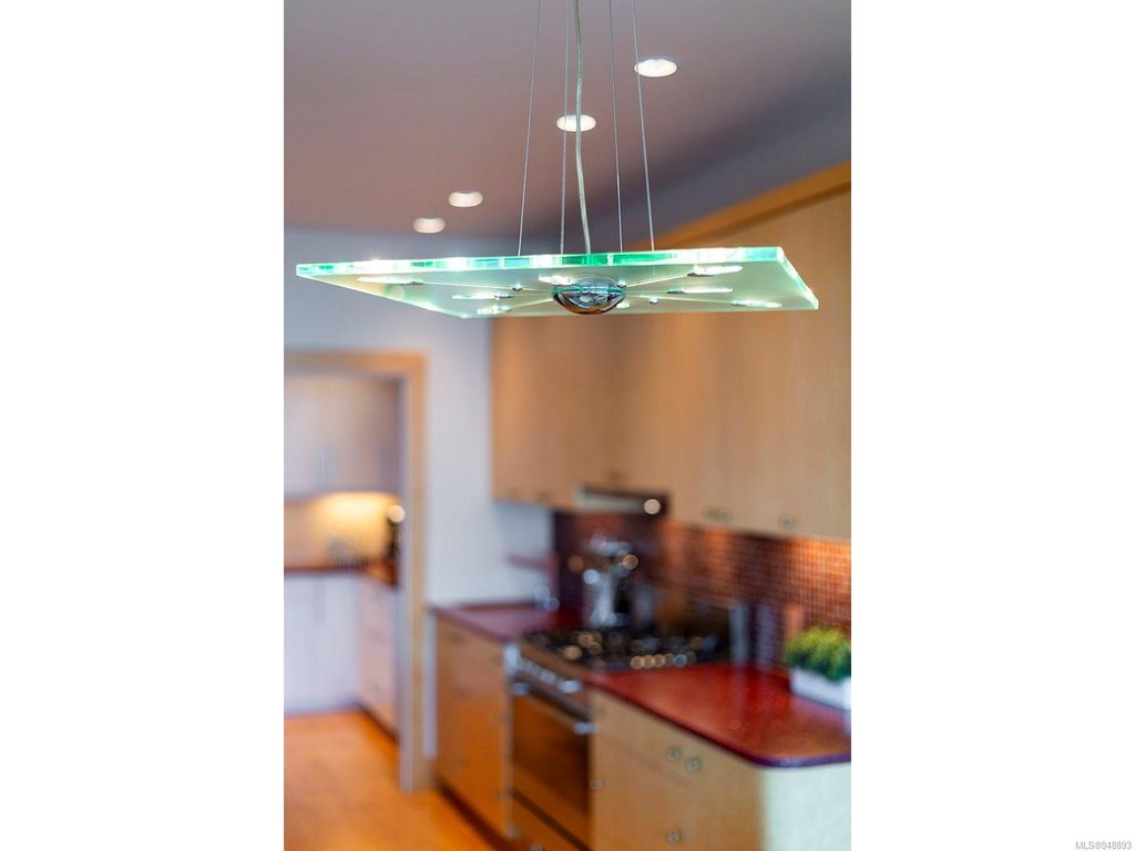 listing image 16048391157723441677