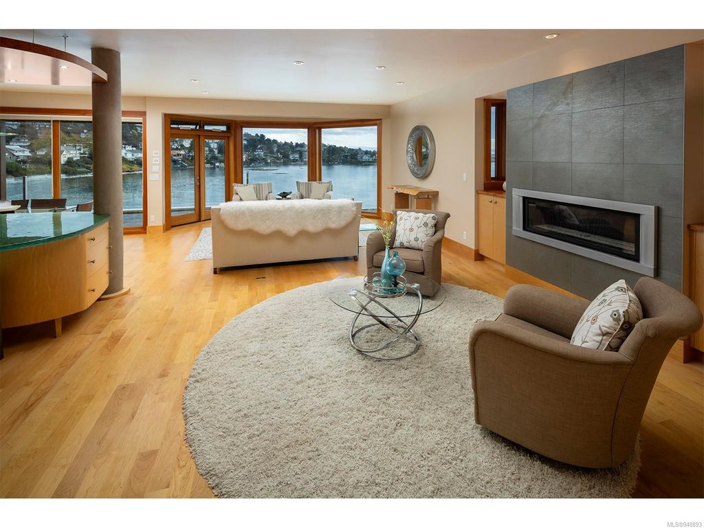 listing image 16044136950433780931