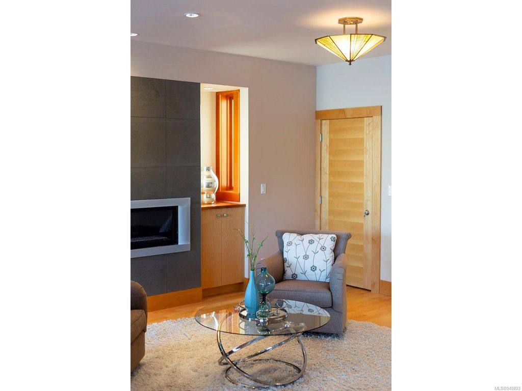 listing image 16041198640366014292