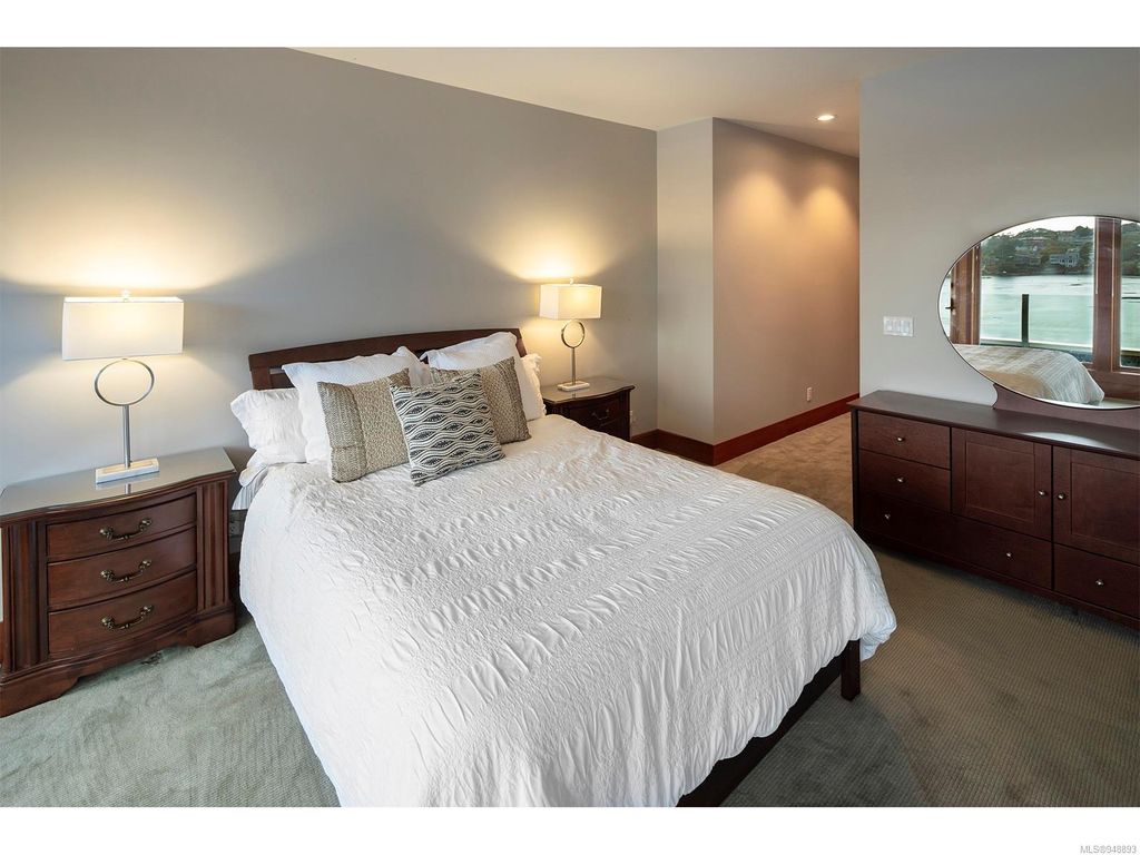 listing image 16042070559856151203