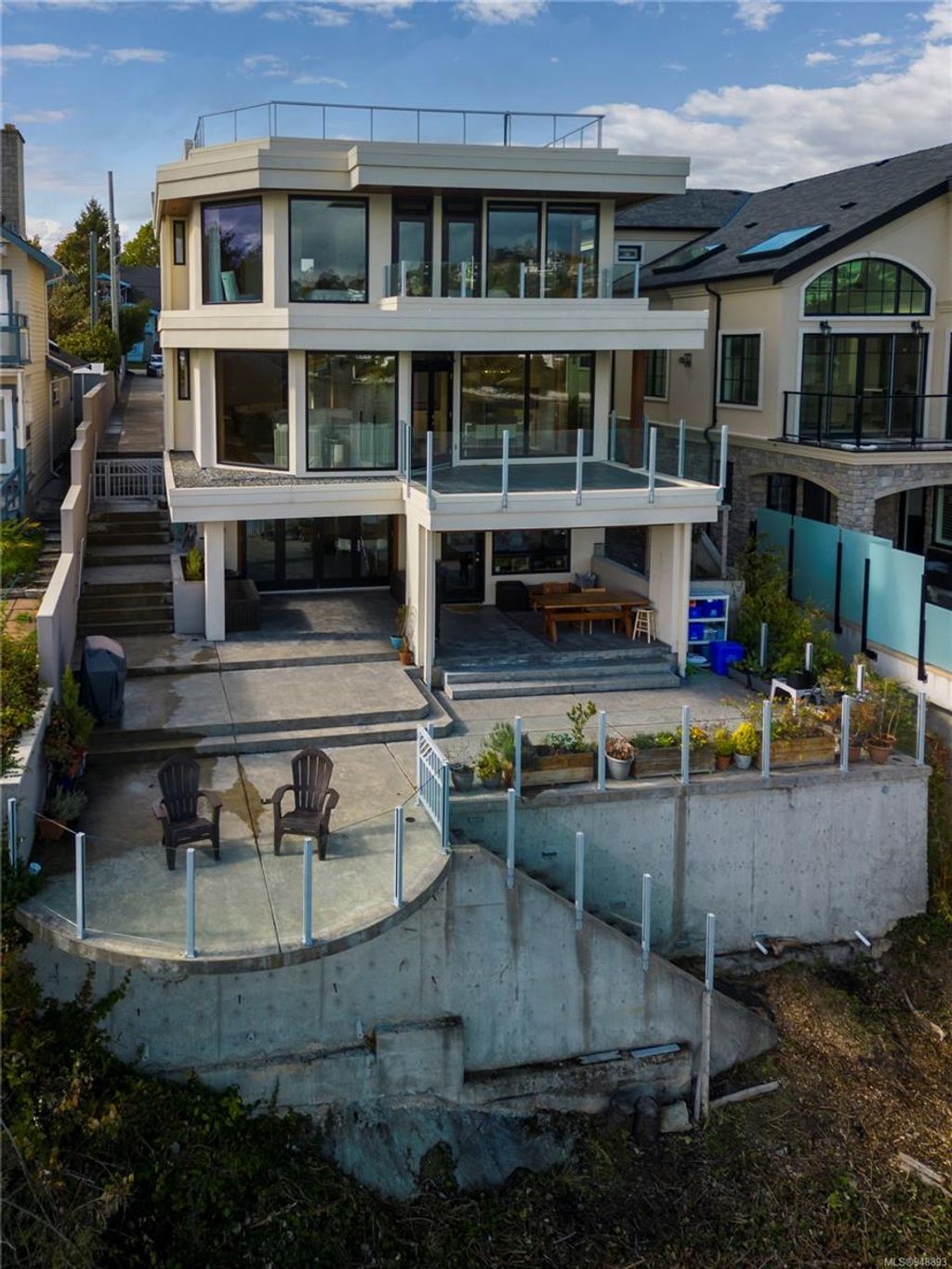 listing image 16048556341708804926