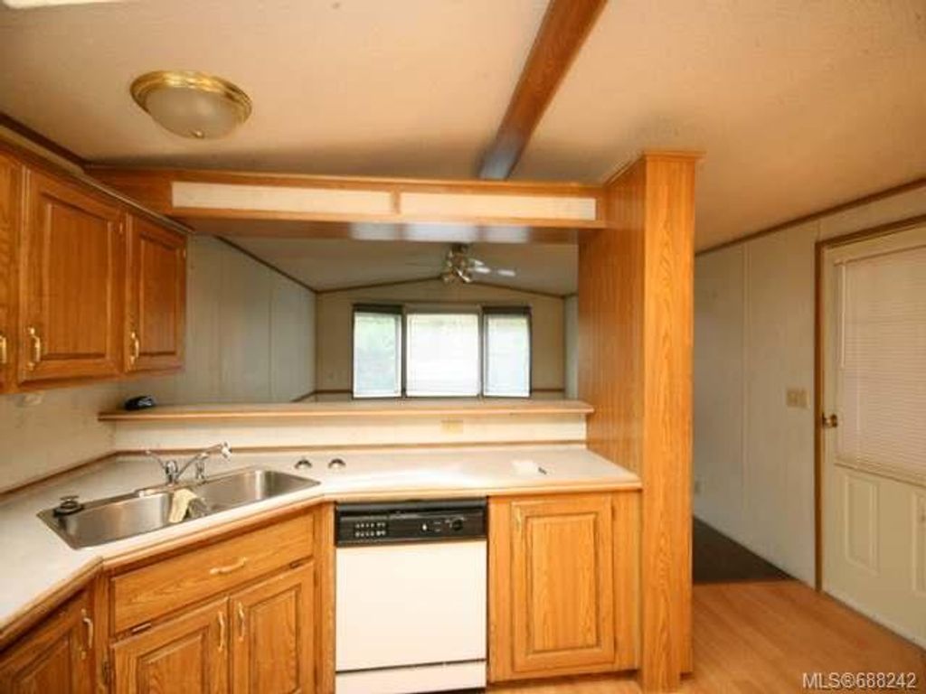 listing image 16047802648691383956