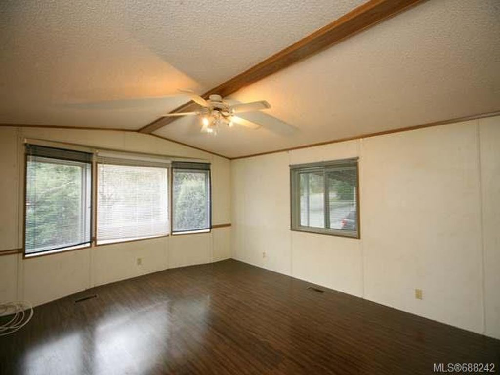 listing image 16048427627914865634