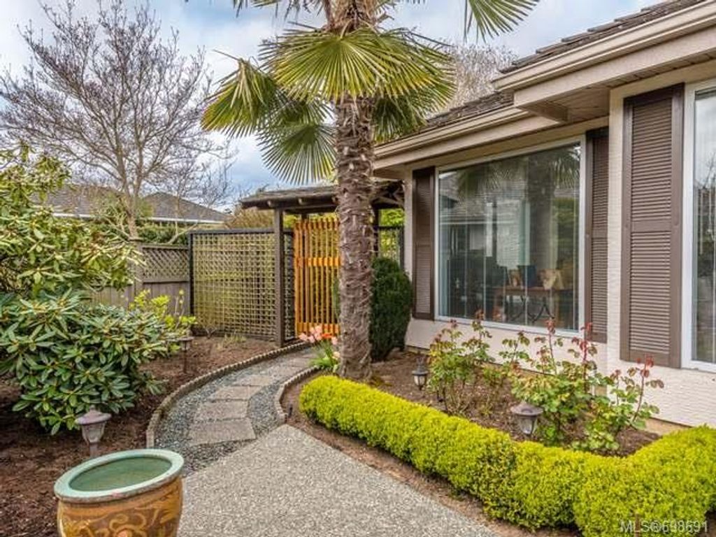 listing image 16045907522236840848