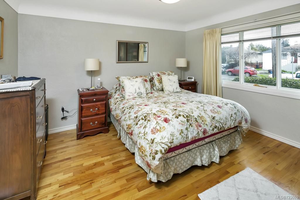 listing image 16047332937430186857