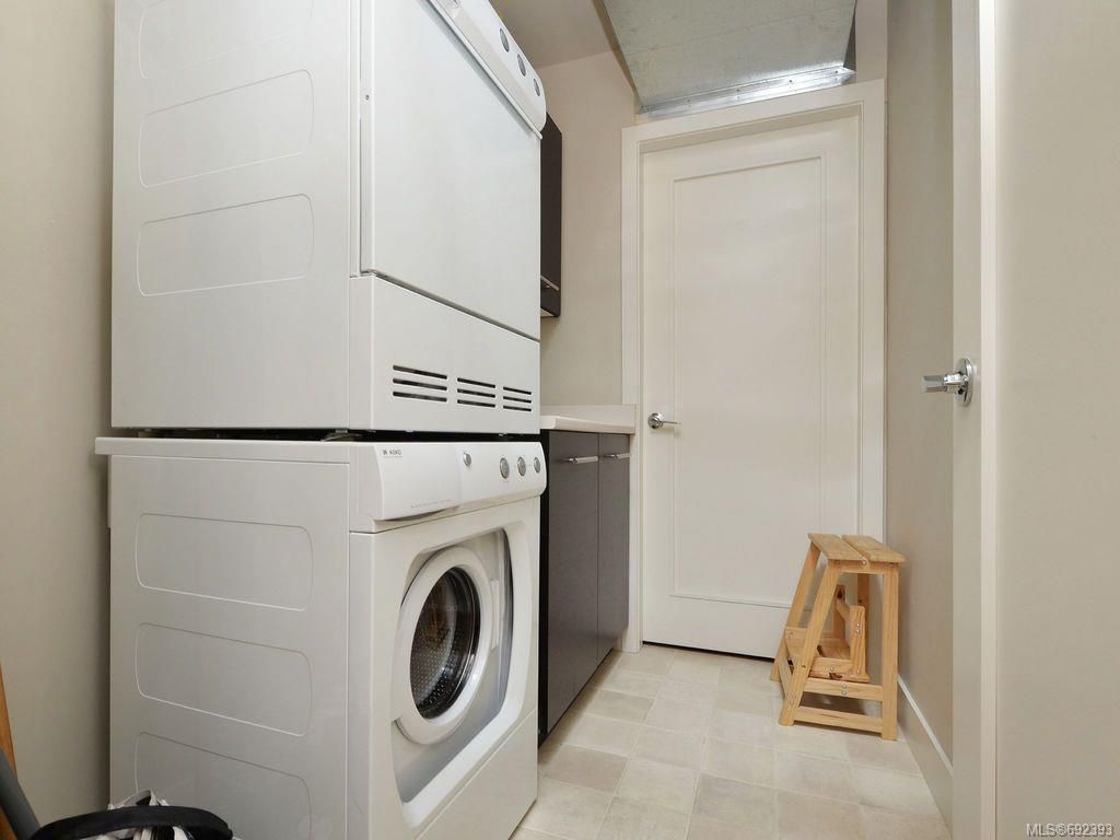 listing image 16042353549356285330