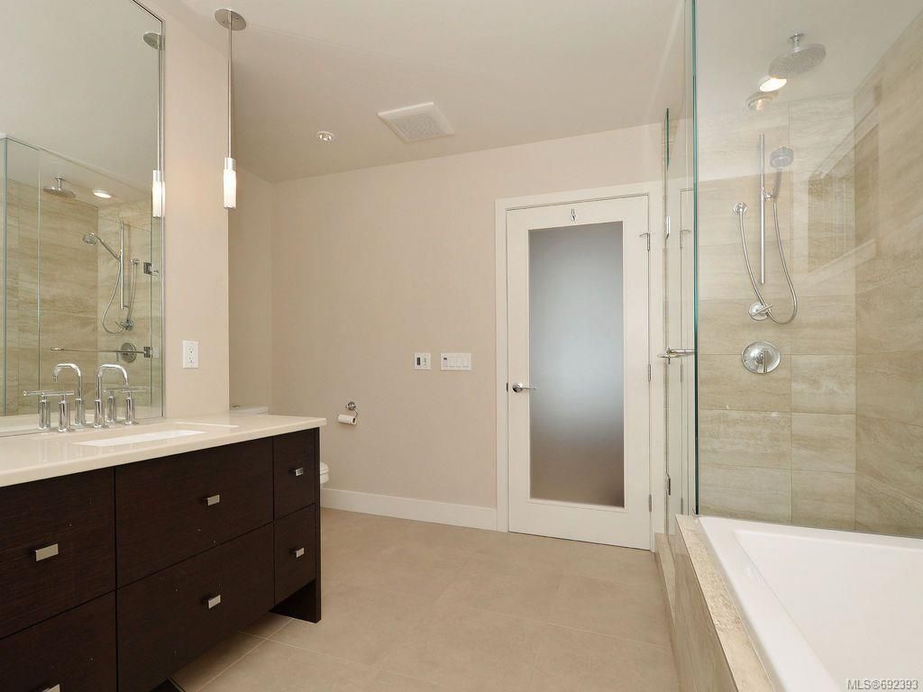 listing image 16040760245141840523