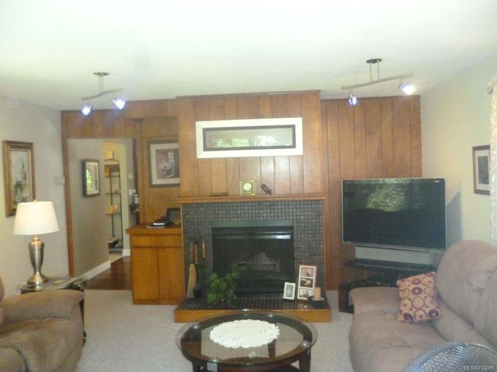 listing image 16046117751176012993