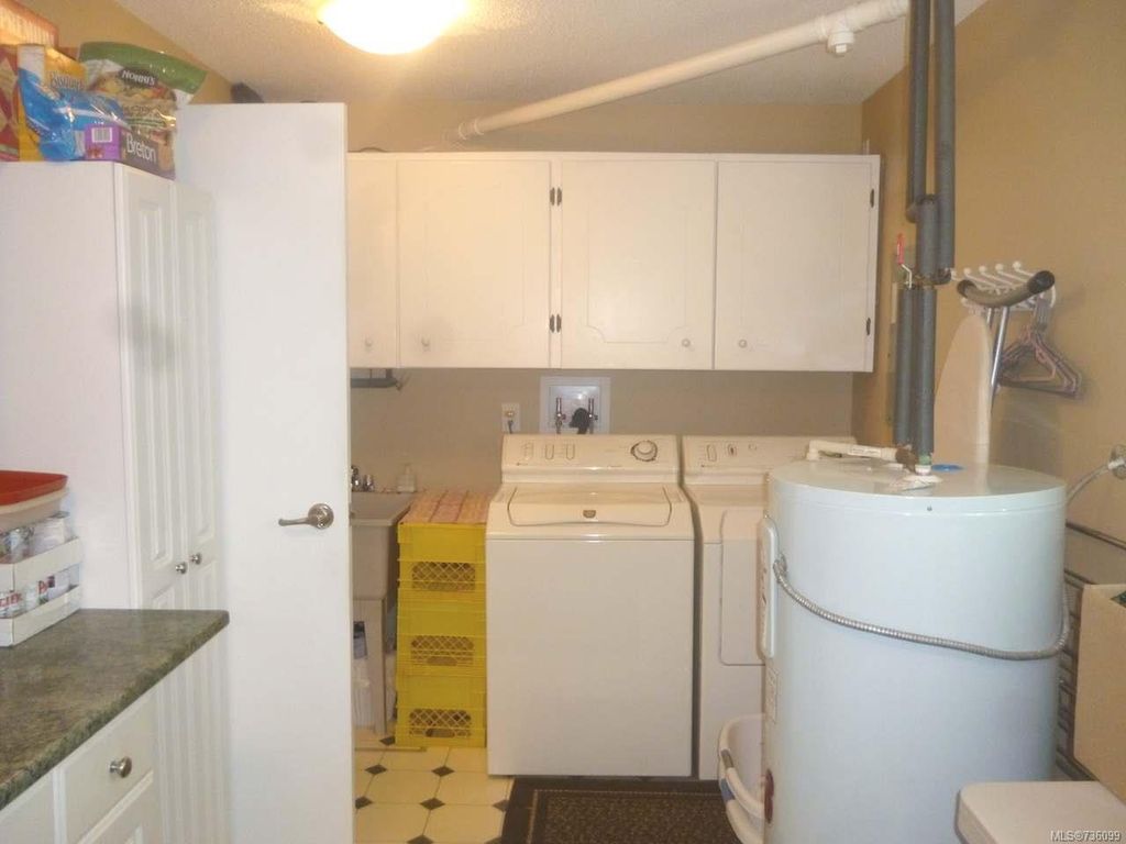 listing image 16045671301343435782
