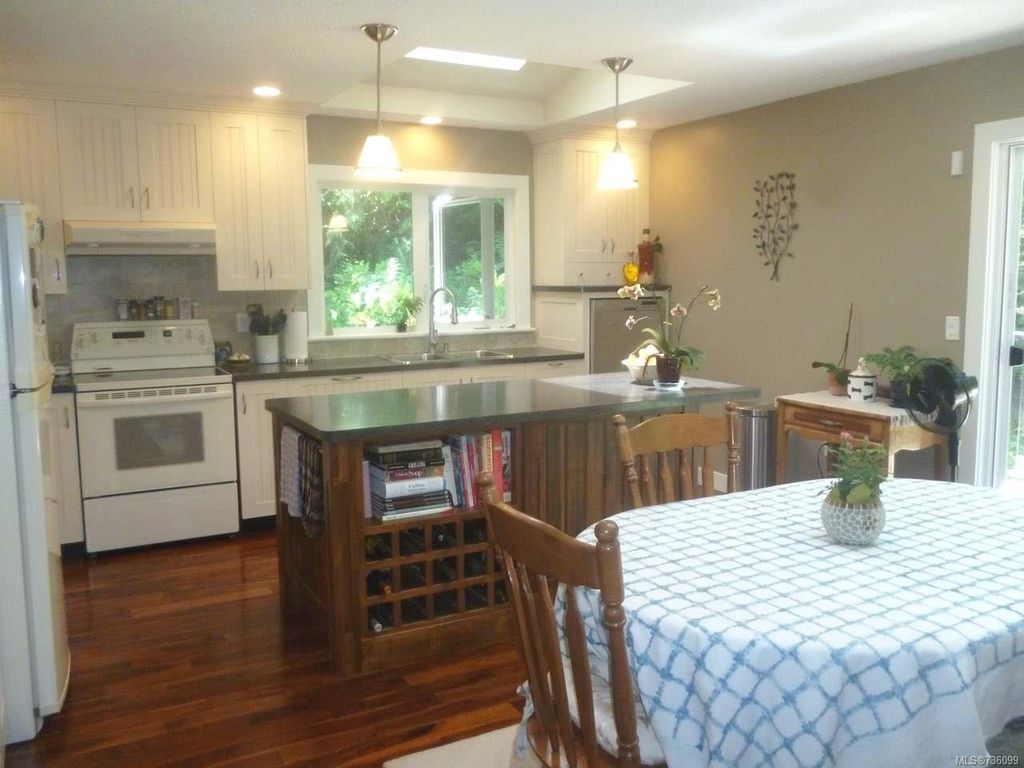 listing image 16043217662355936172